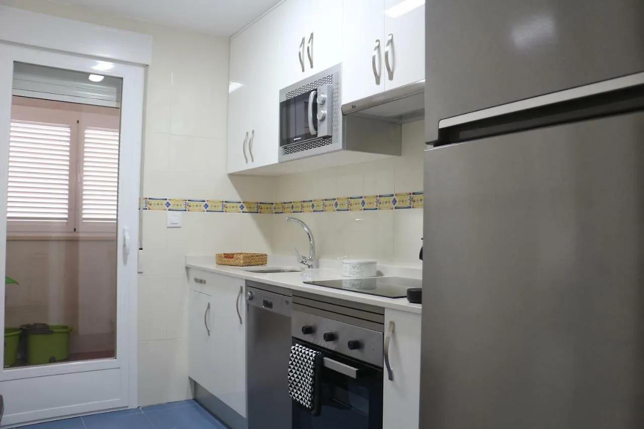 Apartamentos Homelife Roca Tarpeya 아파트