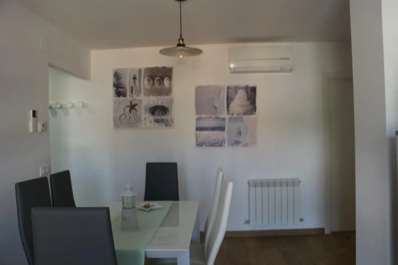 아파트 Apartamentos Homelife Roca Tarpeya